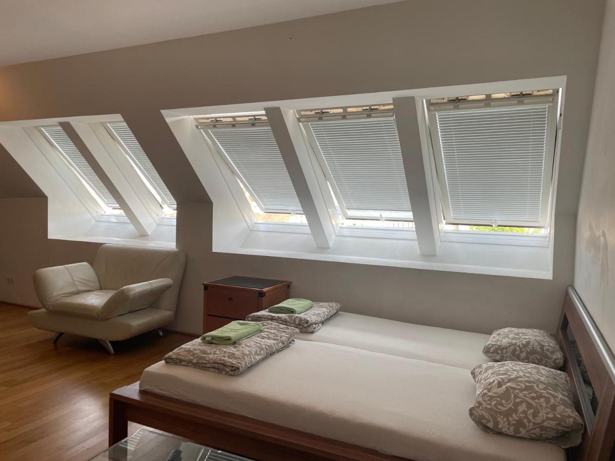 Rooftop Room 2 Wina Bagian luar foto