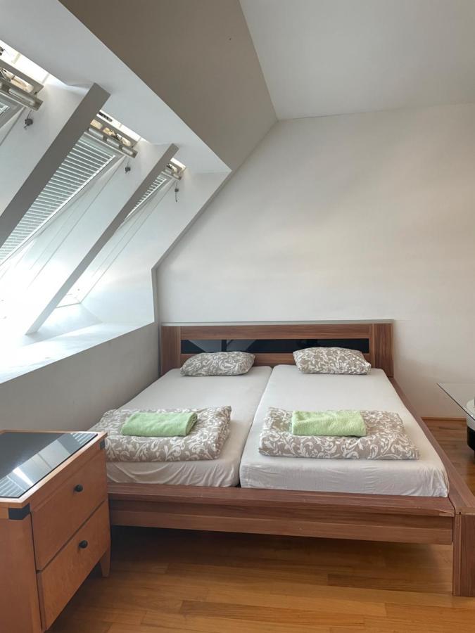 Rooftop Room 2 Wina Bagian luar foto