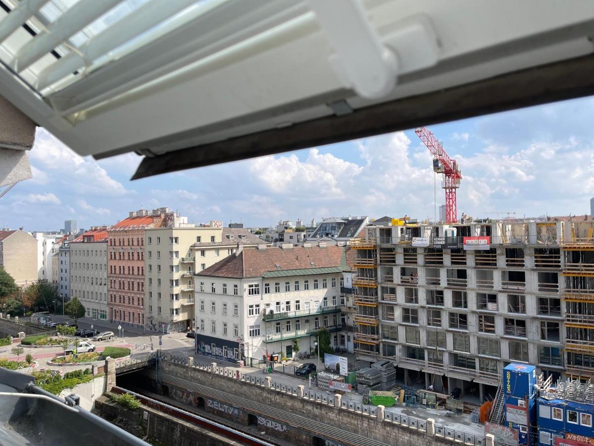 Rooftop Room 2 Wina Bagian luar foto